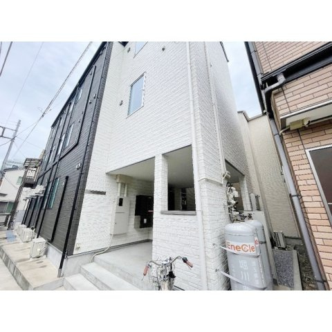 メゾンアルピナ北千住の外観