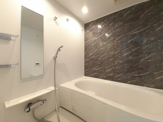 シャイン　ヒルの浴室|日々の疲れを癒すお風呂付です