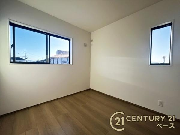 桜井市西之宮 ６号棟 ／新築一戸建の洋室|■現地撮影写真■２面採光で明るい洋室です！