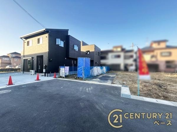 桜井市西之宮 ５号棟 ／新築一戸建の前面道路含む現地写真|前面道路は広々約６ｍ！お車の出し入れラクラク！