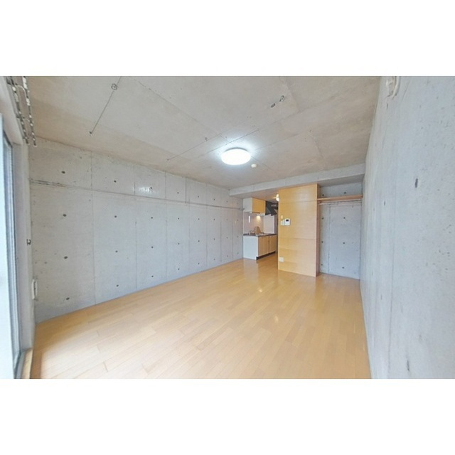 岐阜市南鶉４丁目のアパートの居間・リビング