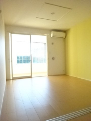 【居間・リビング】 | アークヒルズ知手Ｄ | こちらの居間で趣味の時間をお楽しみください