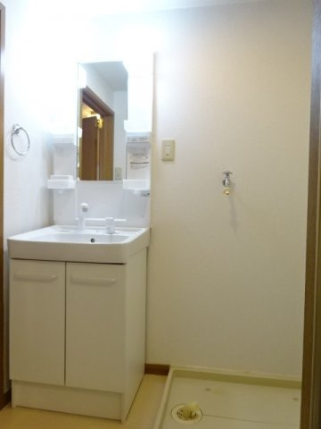 ファミール旭ケ丘Ⅱの洗面所|使いやすい洗面所です