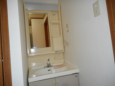 【洗面所】 | サンヴェールⅠ | ゆったりとスペースのある洗面所