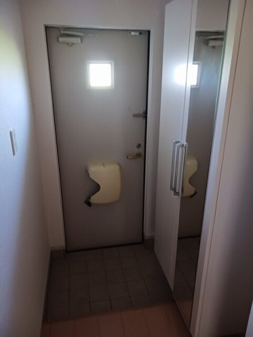 ミサキレジデンスの玄関|明るい玄関です