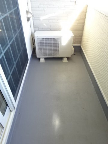 メゾン・喜美のバルコニー|暖かな日差しのふりそそぐバルコニー