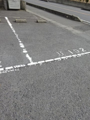 【駐車場】 | ディスカバリーⅡ | 車をお持ちの方に嬉しい駐車場付きの物件です