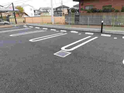 【駐車場】 | ルプランタ | 駐車場に車を止められます