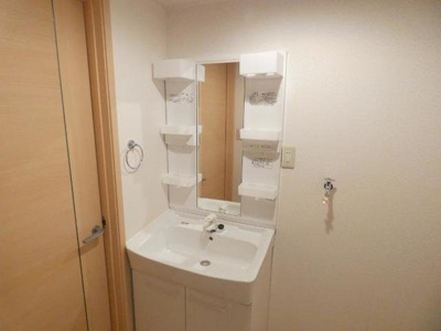 【洗面所】 | ファミール旭ケ丘Ⅰ | ゆったりとスペースのある洗面所