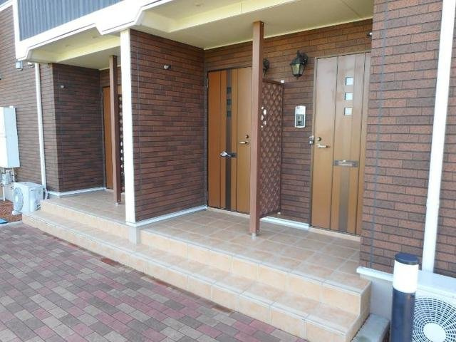 アゼリア　ソレイユのエントランス|毎日通るエントランスはこのようになっています