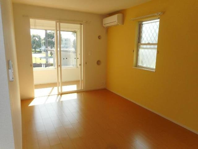 アゼリア　ソレイユの居間・リビング|使いやすい居間です