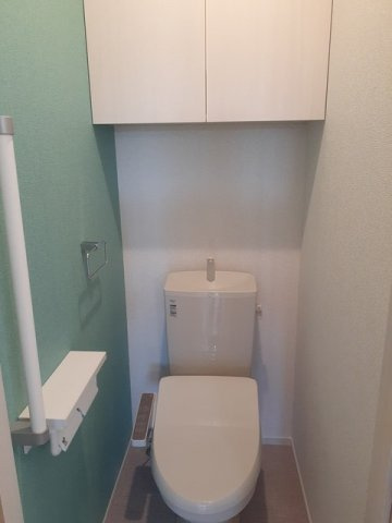 アベニールカルミアのトイレ|落ち着いた色調のトイレです