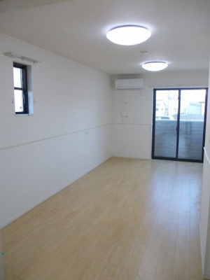 【居間・リビング】 | グランファミーユⅠ | 使いやすい居間です