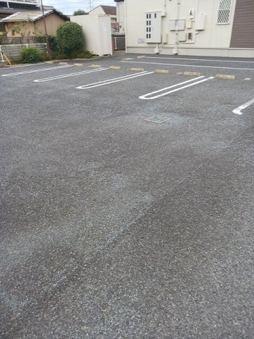 サンフィオーレ　Ｂの駐車場|駐車場に車を止められます