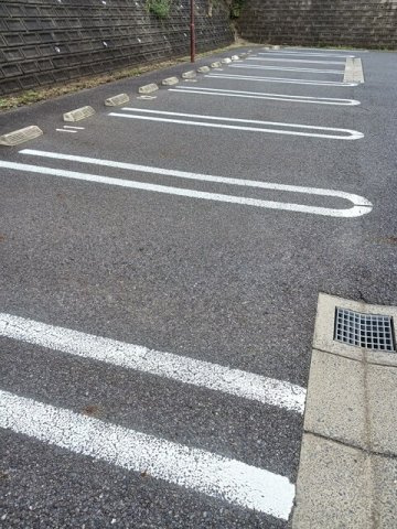 ブリアンベル・ウッドⅡの駐車場|駐車場に車を止められます