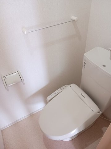 ブリアンベル・ウッドⅡのトイレ|清潔感のあるトイレです