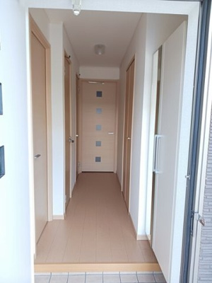 【玄関】 | アバンツァート | 明るい玄関です