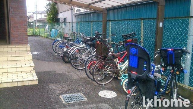 エルムマンションの駐車場|駐車場完備です
