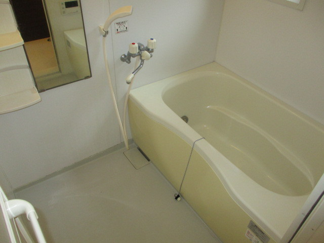 コンフォート東福寺Ａの浴室