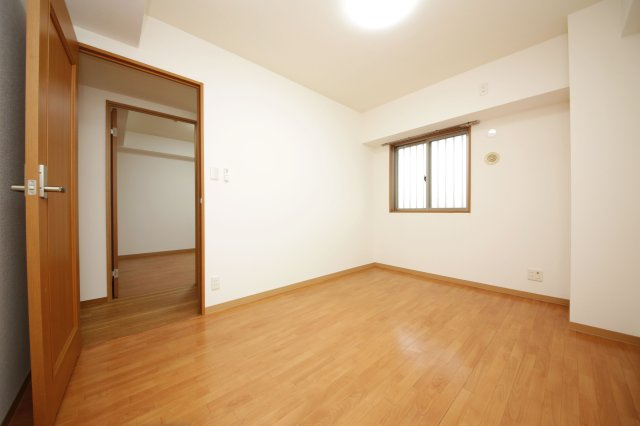 ブランドゥースの洋室|別部屋同間取りのお写真となります。参考にご覧くださいませ。別部屋反転間取のお写真になります。参考にご覧くださいませ。