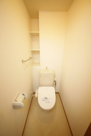 ブランドゥースのトイレ|別部屋同間取りのお写真となります。参考にご覧くださいませ。別部屋反転間取のお写真になります。参考にご覧くださいませ。