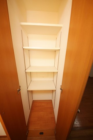 ブランドゥースの収納|別部屋同間取りのお写真となります。参考にご覧くださいませ。別部屋反転間取のお写真になります。参考にご覧くださいませ。