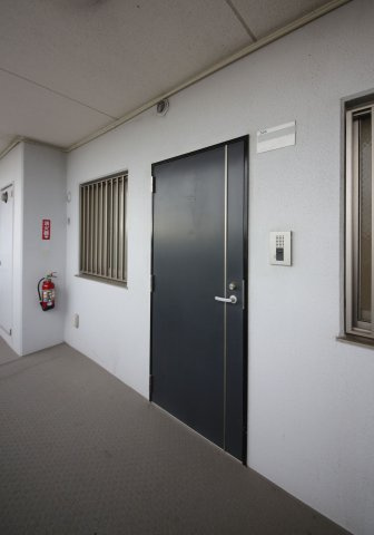 ブランドゥースの玄関