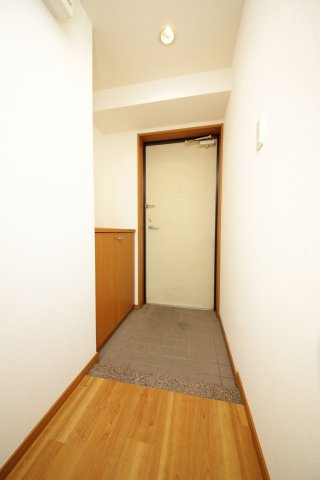 ブランドゥースの玄関|別部屋同間取りのお写真となります。参考にご覧くださいませ。別部屋反転間取のお写真になります。参考にご覧くださいませ。