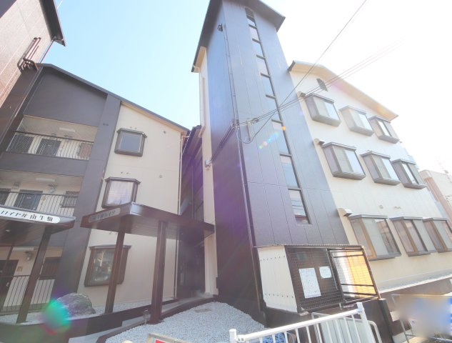 南生駒ハイツの外観