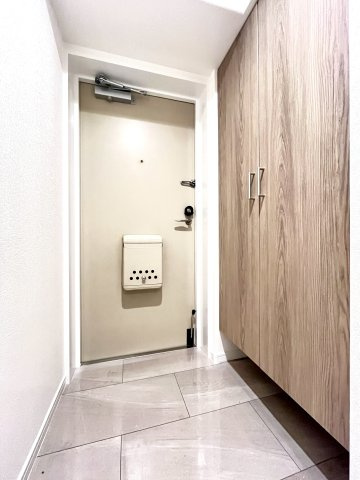 パレ千里壱号棟の玄関