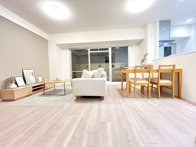 パレ千里壱号棟の居間・リビング