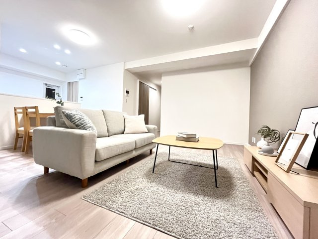 パレ千里壱号棟の居間・リビング