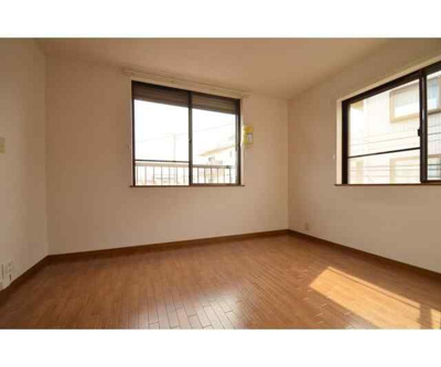 【寝室】 | ＣＡＳＡ | 広くて明るい寝室