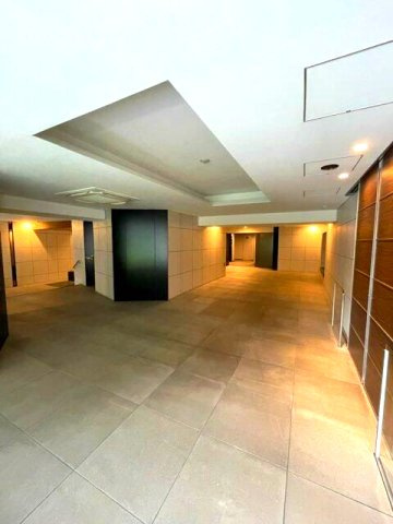 プレシス横濱紅葉坂のエントランス