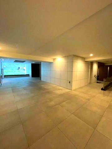 プレシス横濱紅葉坂のエントランス