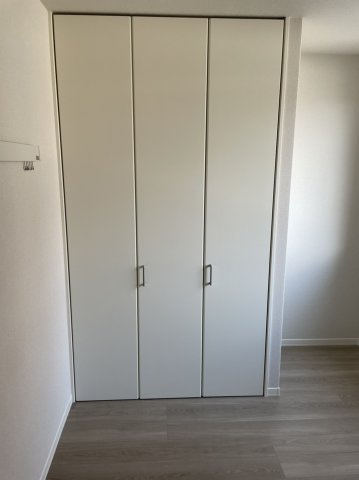 和泉市和気町１丁目のハイツの居間・リビング|こちらの居間で趣味の時間をお楽しみください