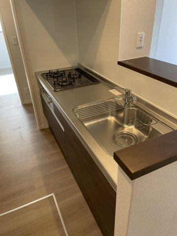 和泉市和気町１丁目のハイツのキッチン|コンパクトなキッチンで掃除もラクラク