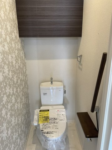 和泉市和気町１丁目のハイツのトイレ|落ち着いた色調のトイレです