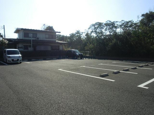 ロープン ドロームの駐車場|駐車場