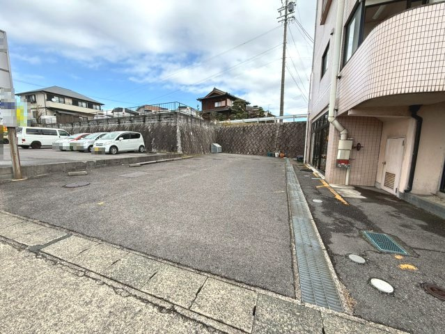 第8タツミビルの周辺