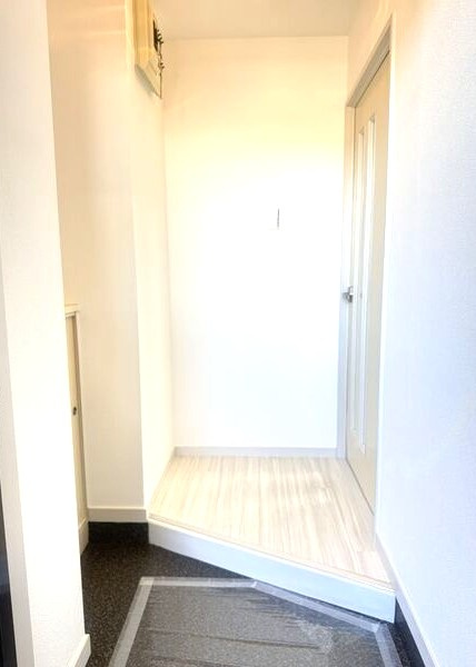 テラスレジデンス鳴海の玄関