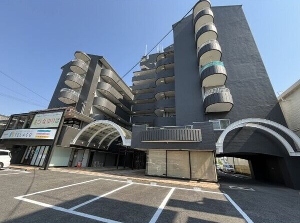 テラスレジデンス鳴海の駐車場