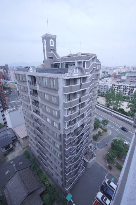 エステートモア平尾公園通りの外観