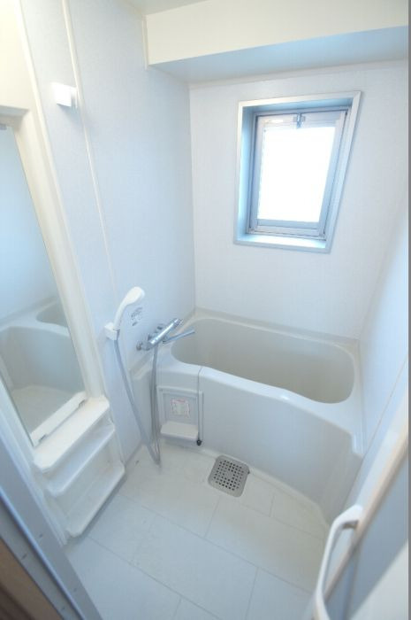 エステートモア平尾公園通りの浴室