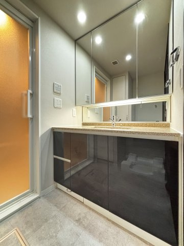 千里中央エアヒルズの洗面所|明るい洗面所です