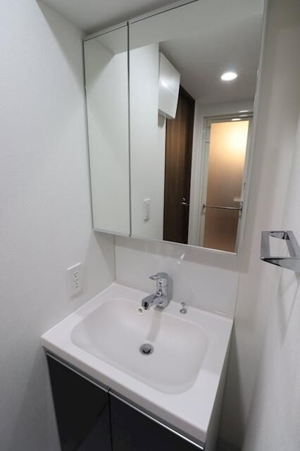 ジェノヴィア白糸台スカイガーデンの洗面所