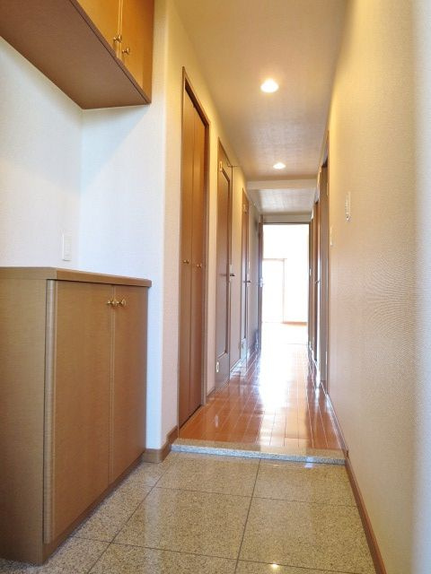 マリベール中須賀の玄関