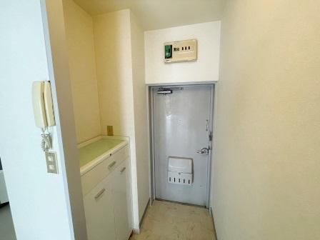 メゾン高砂の玄関