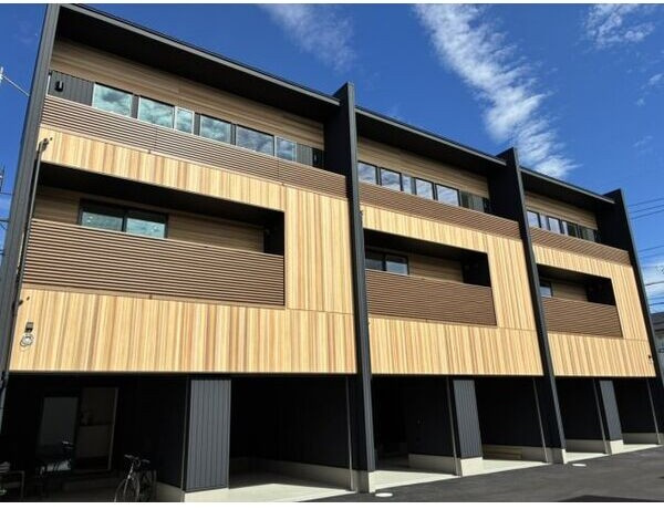 ＣＯＳＭＯ ＴＥＲＲＡＣＥ ガレージハウス