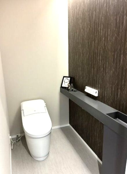 ＣＯＳＭＯ ＴＥＲＲＡＣＥ ガレージハウスのトイレ